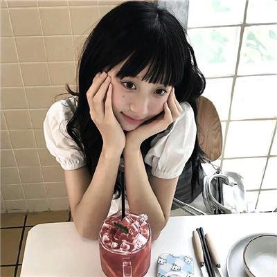 夜色中的她